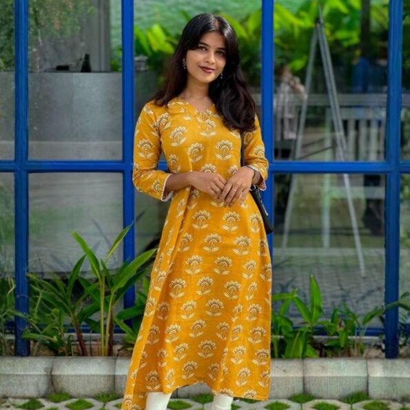 Chembakam Aline Kurti